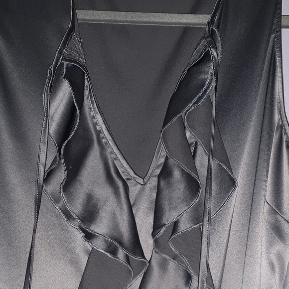 Gray Sleeveless Ruffle Top - Picture 3 of 10